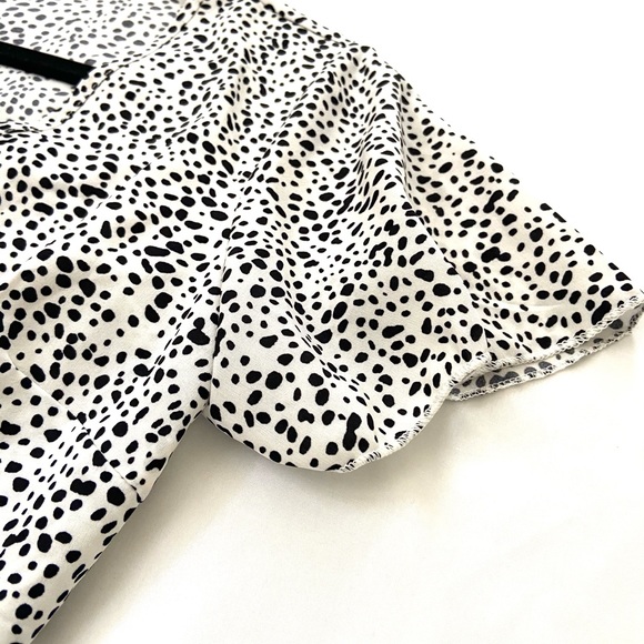 Cropped Dalmatian Criss-Cross Self Tie Top Sm/4 - Picture 5 of 8